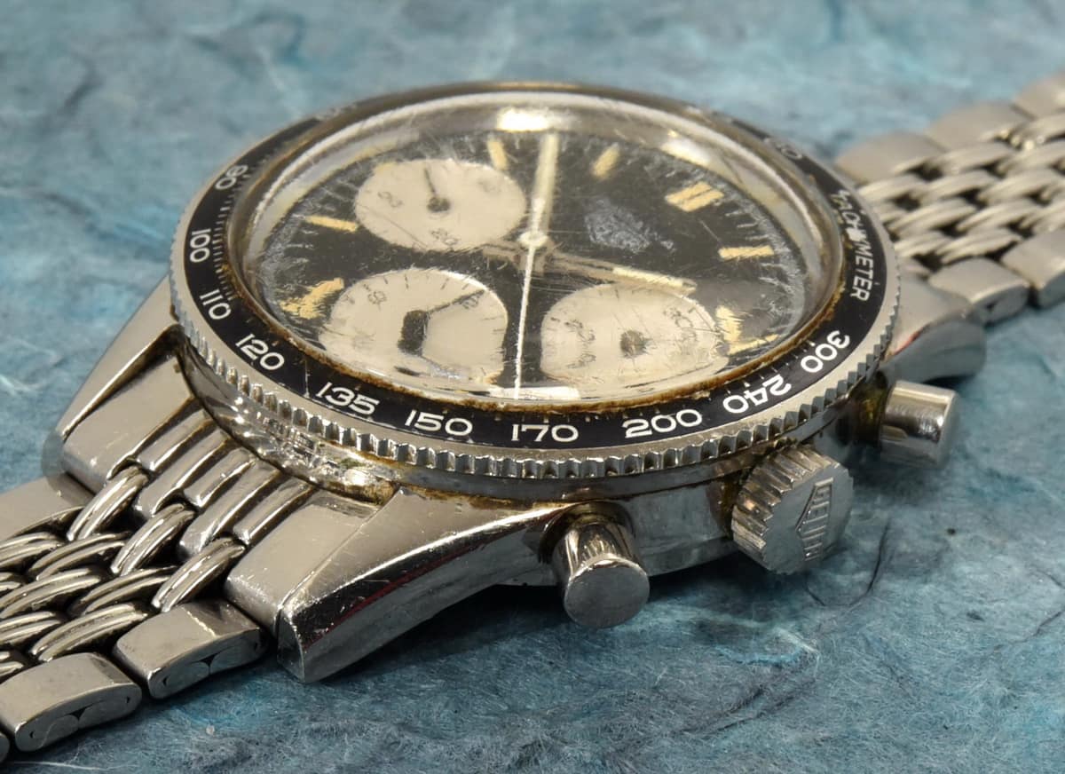 Heuer Autavia Lume Dial crown shot
