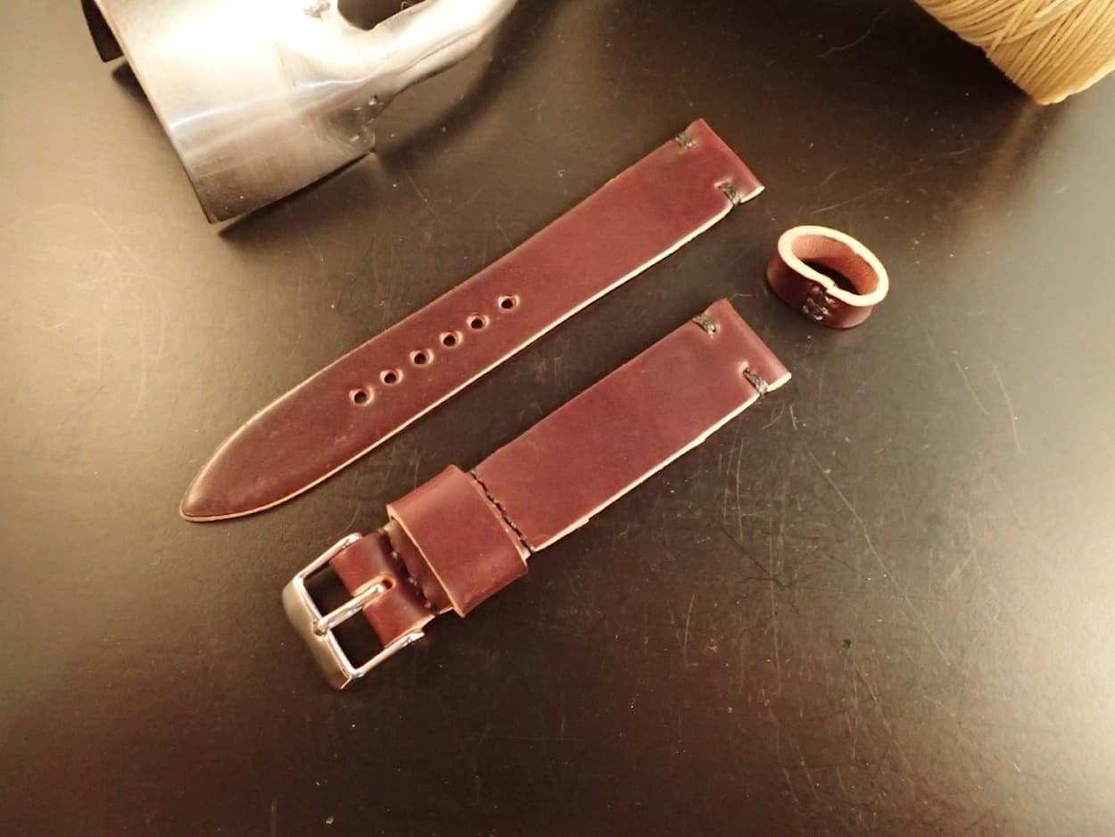 A Rover Haven single-layer strap from the top - newly finished