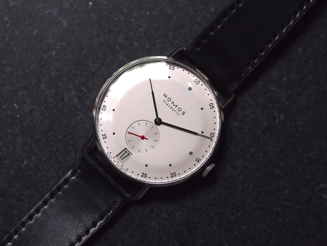 Nomos Metro 38 on OEM strap