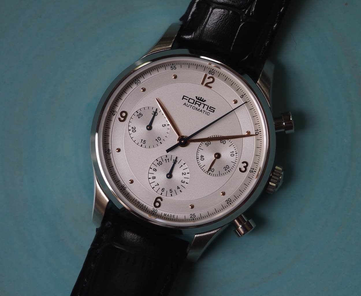 Fortis Tycoon classic proportions