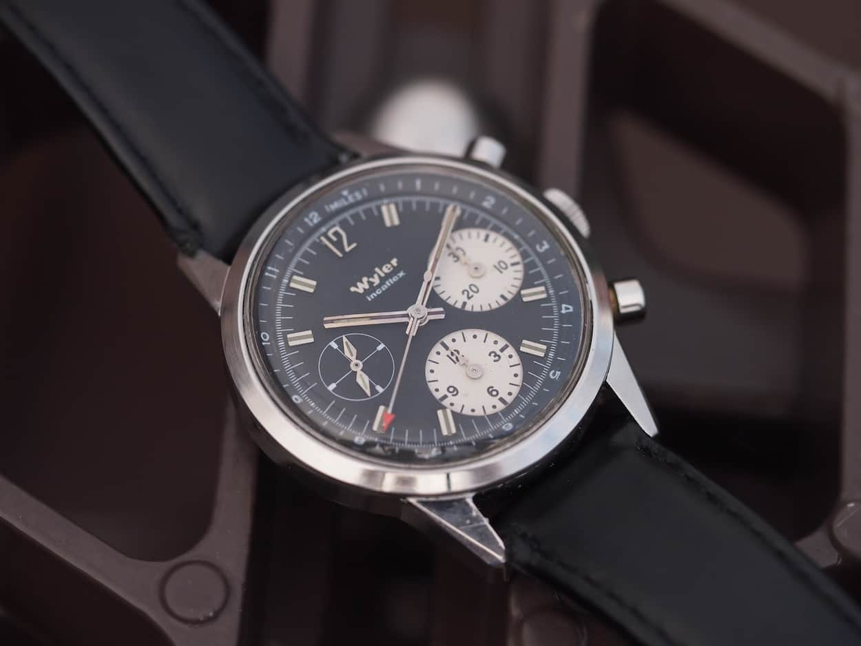 The Wyler Lifeguard smooth bezel