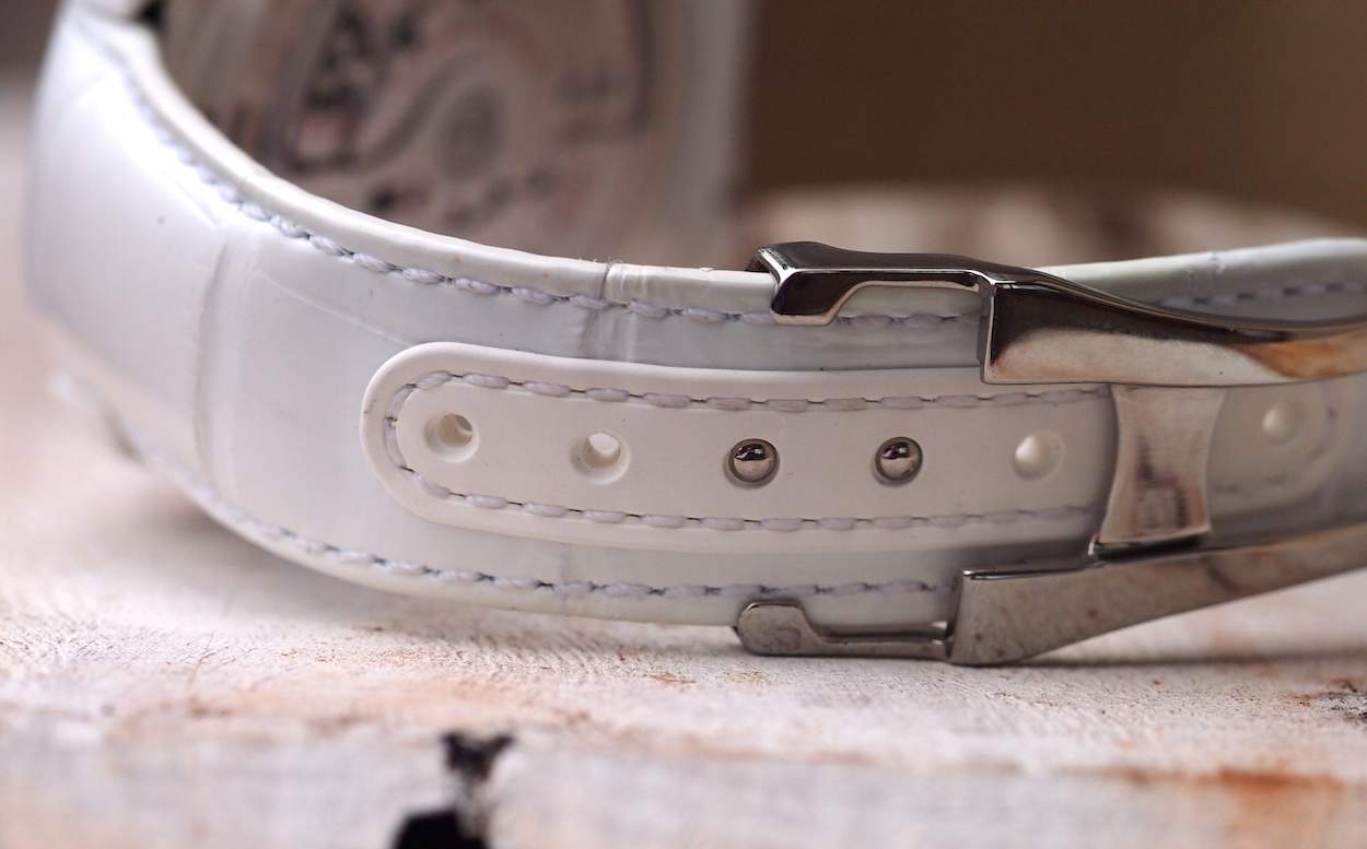 Speedmaster White Side of the Moon strap detail