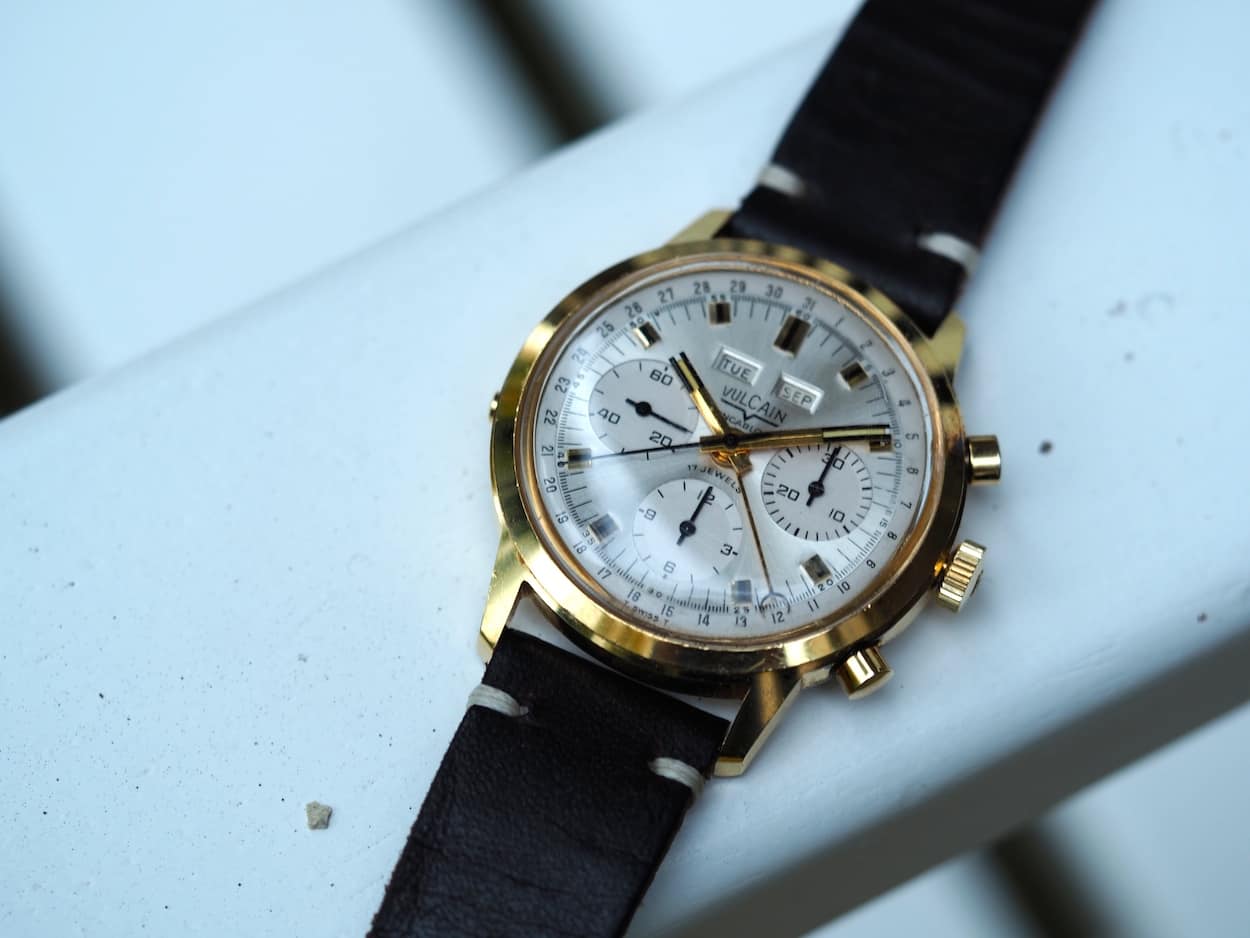 Vulcain Triple Date gold