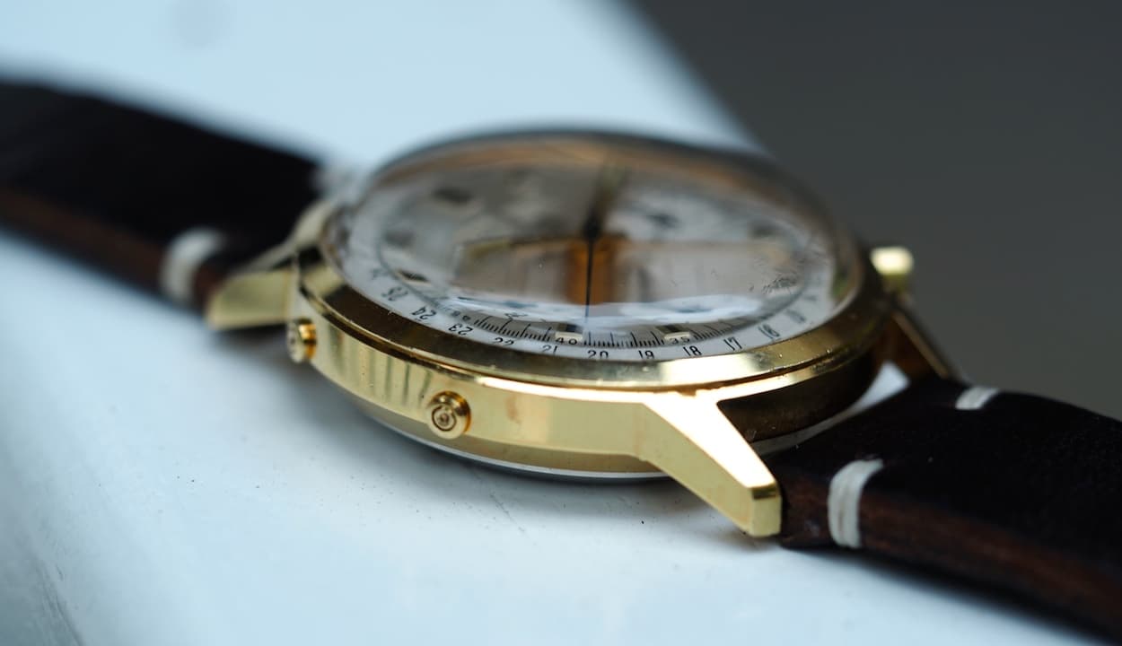 Vulcain Triple Date bold case