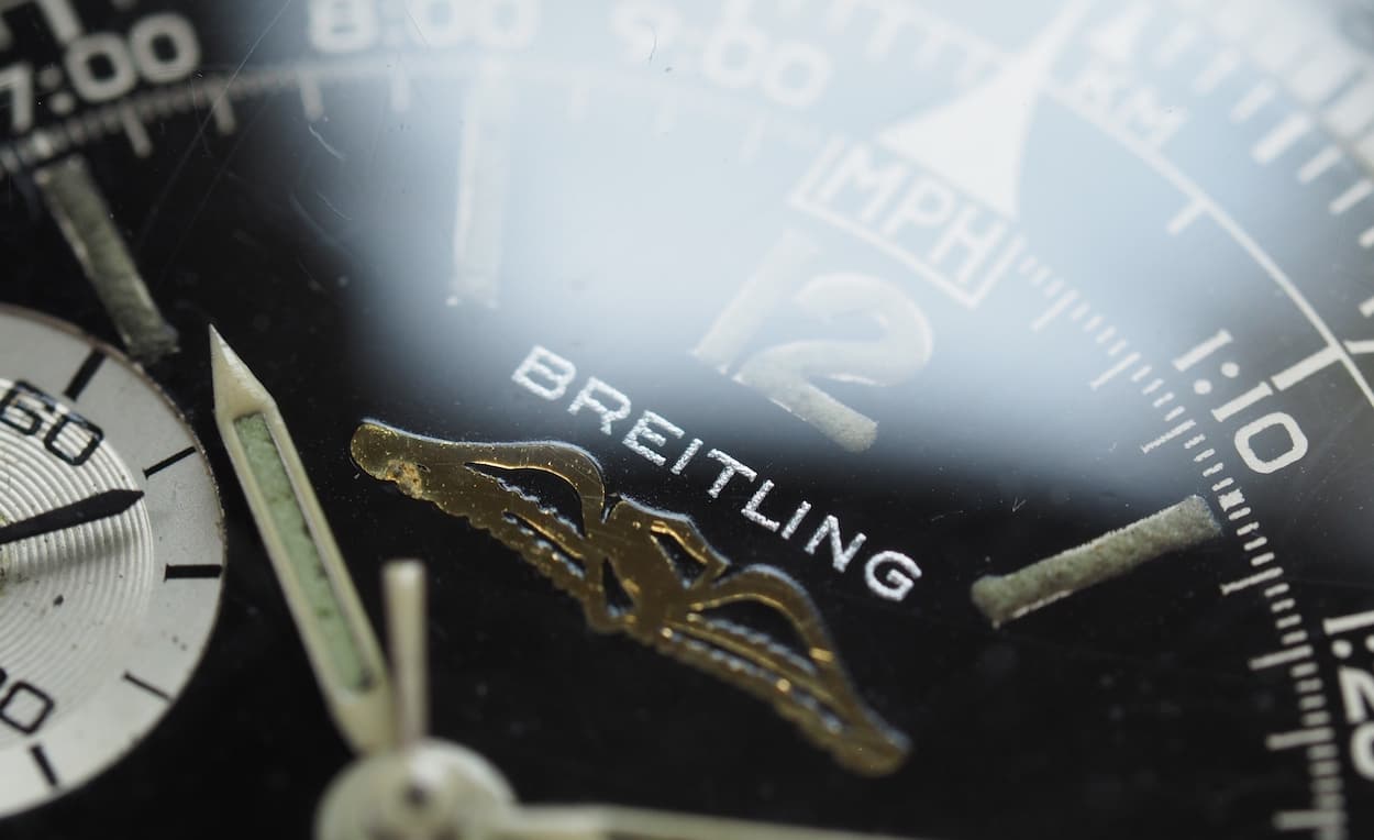 Breitling Navitimer 806 macro