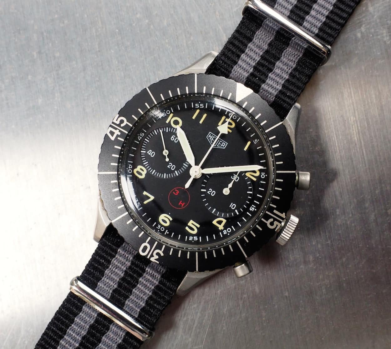 The 2/4/8/10 are complete numbers on the dials in this article. Later dials have "cut off" numbers.