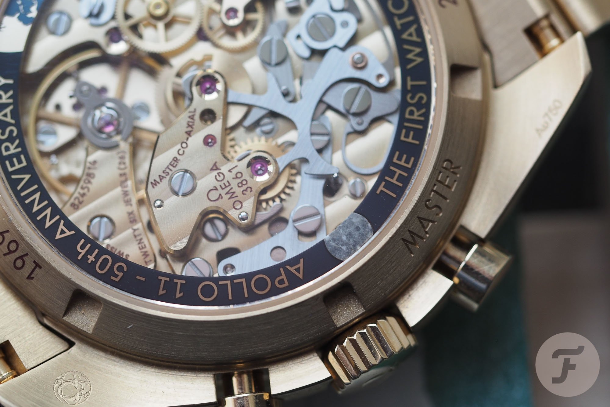 Omega Speedmaster Apollo 11 12