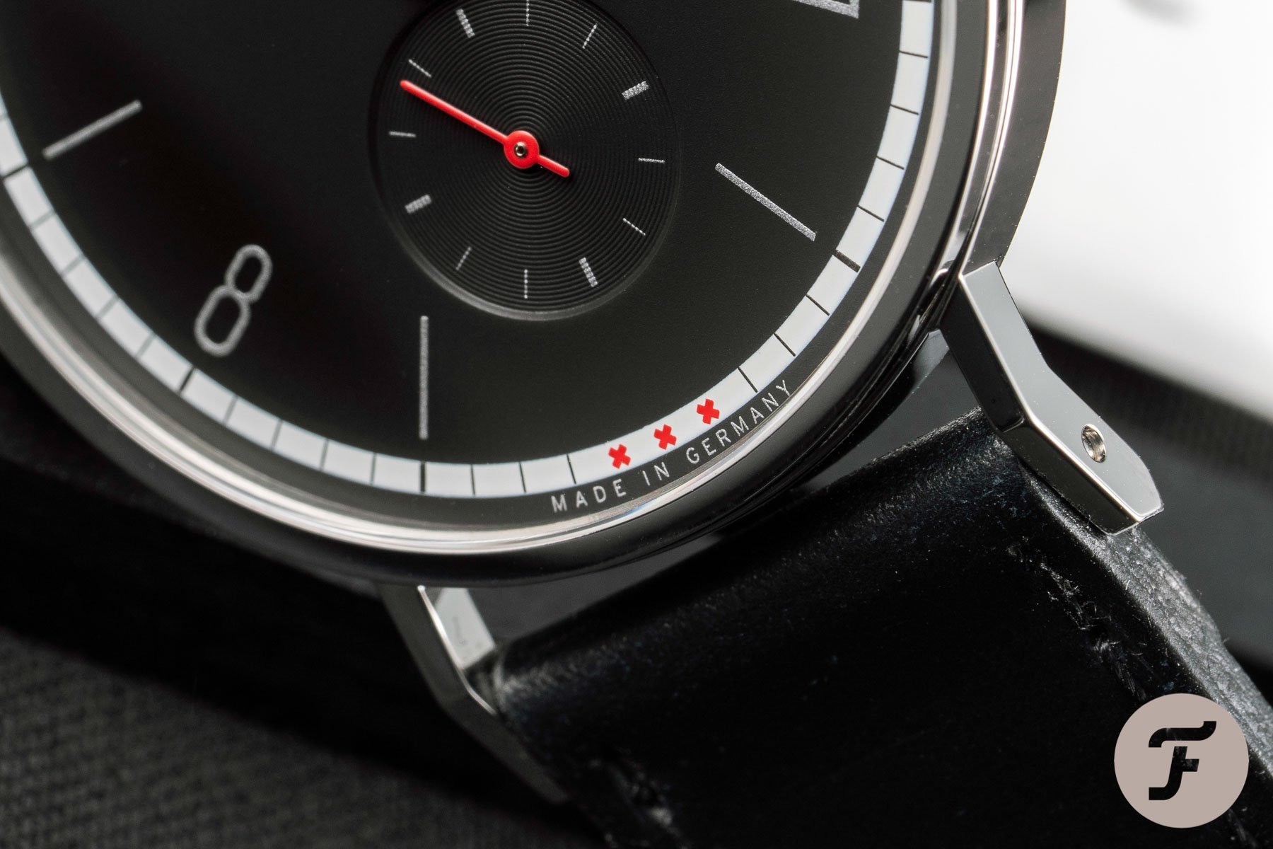 Nomos Tangente
