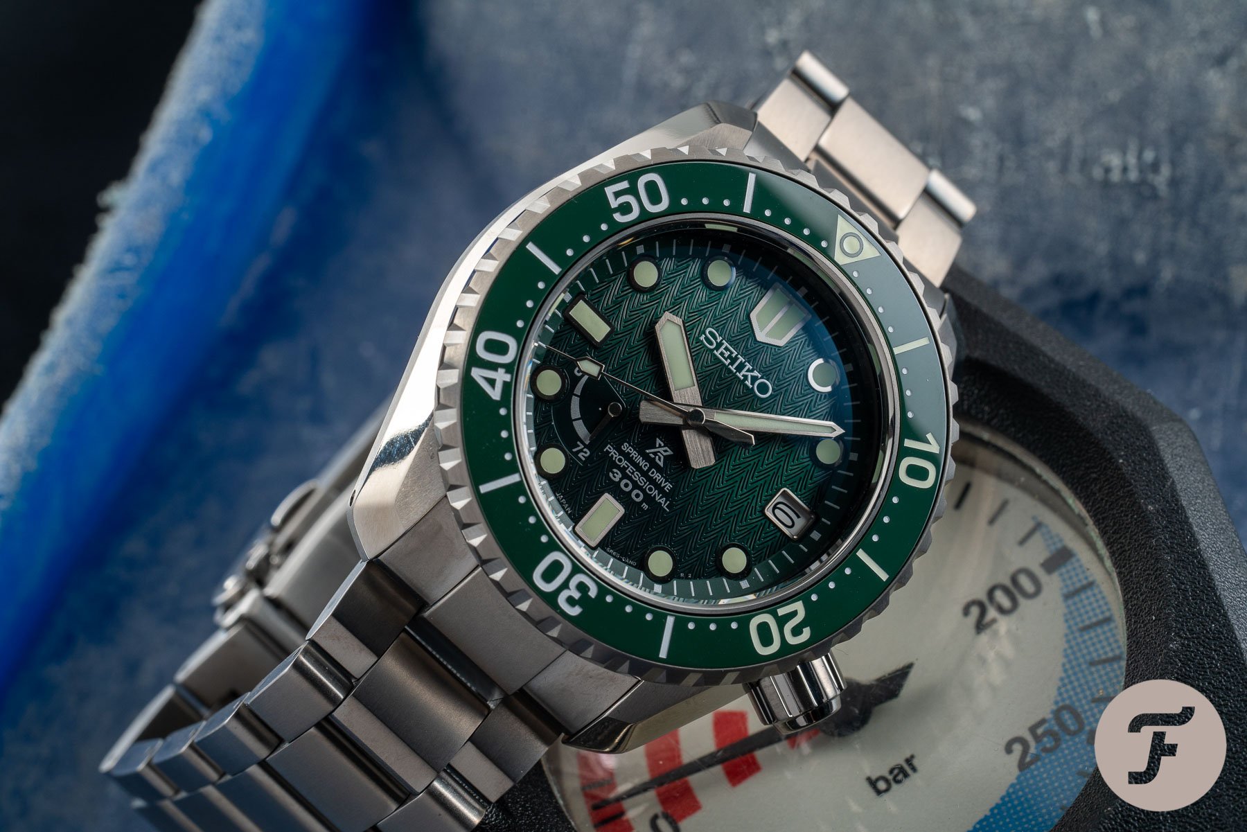 The Seiko Prospex SNR045J is like a Rolex “Hulk” Submariner on