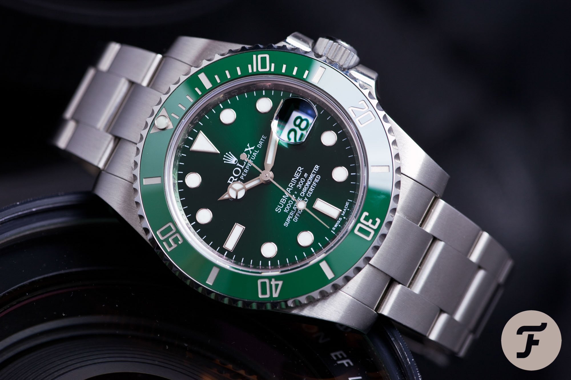 Rolex Submariner Hulk Dive Watch Green Dial 41mm