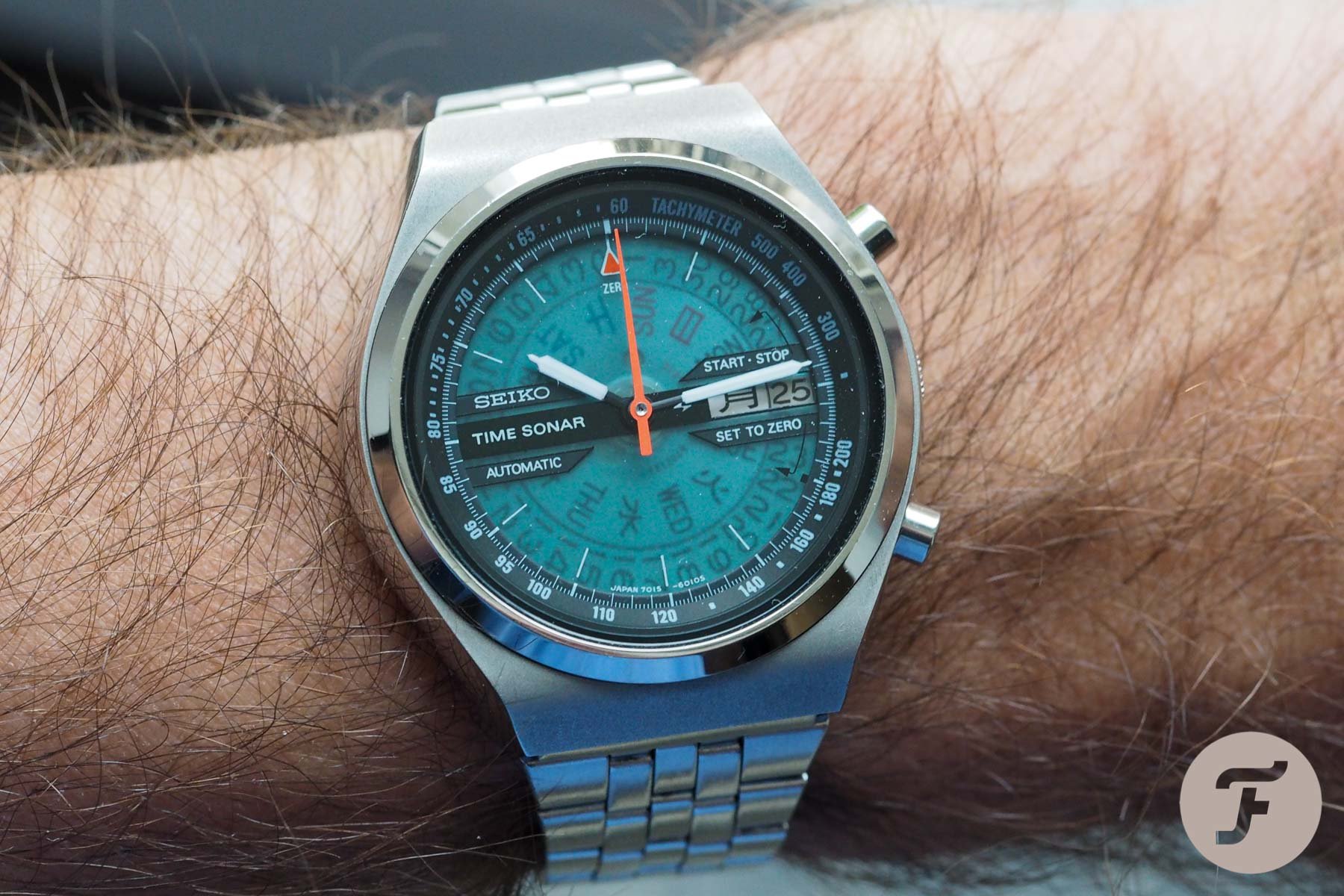 A Closer Look At The Seiko 7015-6010 Time Sonar Chronograph