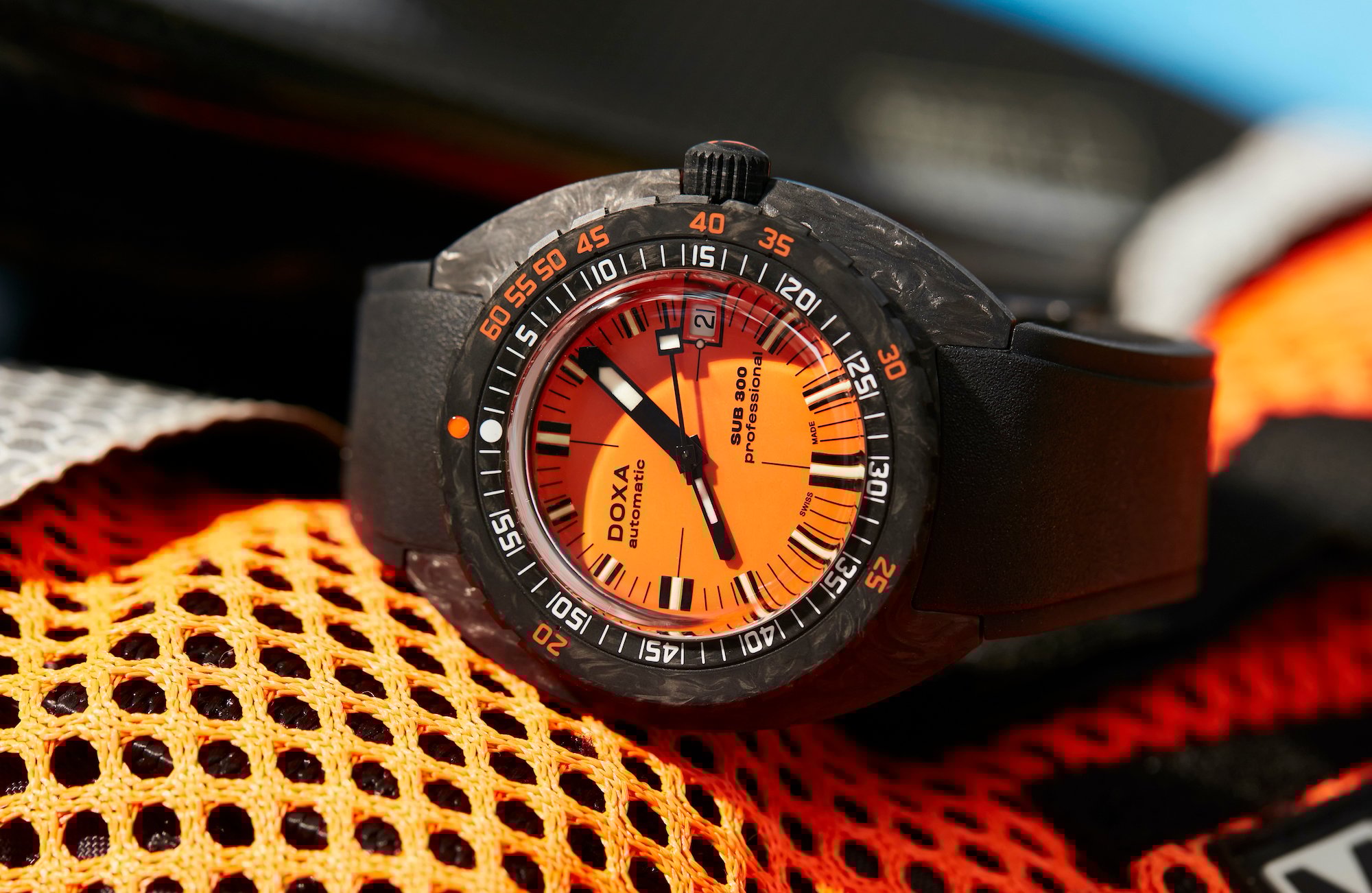 Doxa Sub 300 carbon