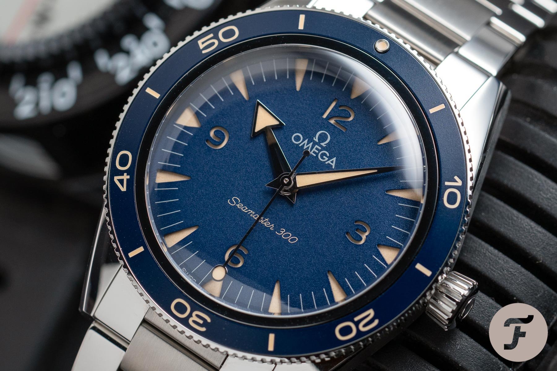 Panerai vs omega seamaster outlet