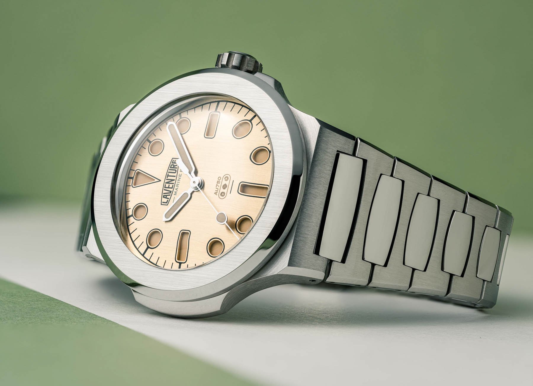 Patek Philippe Nautilus 5711 / 1 GENEVA SEAL. ALTERNATIVELY for