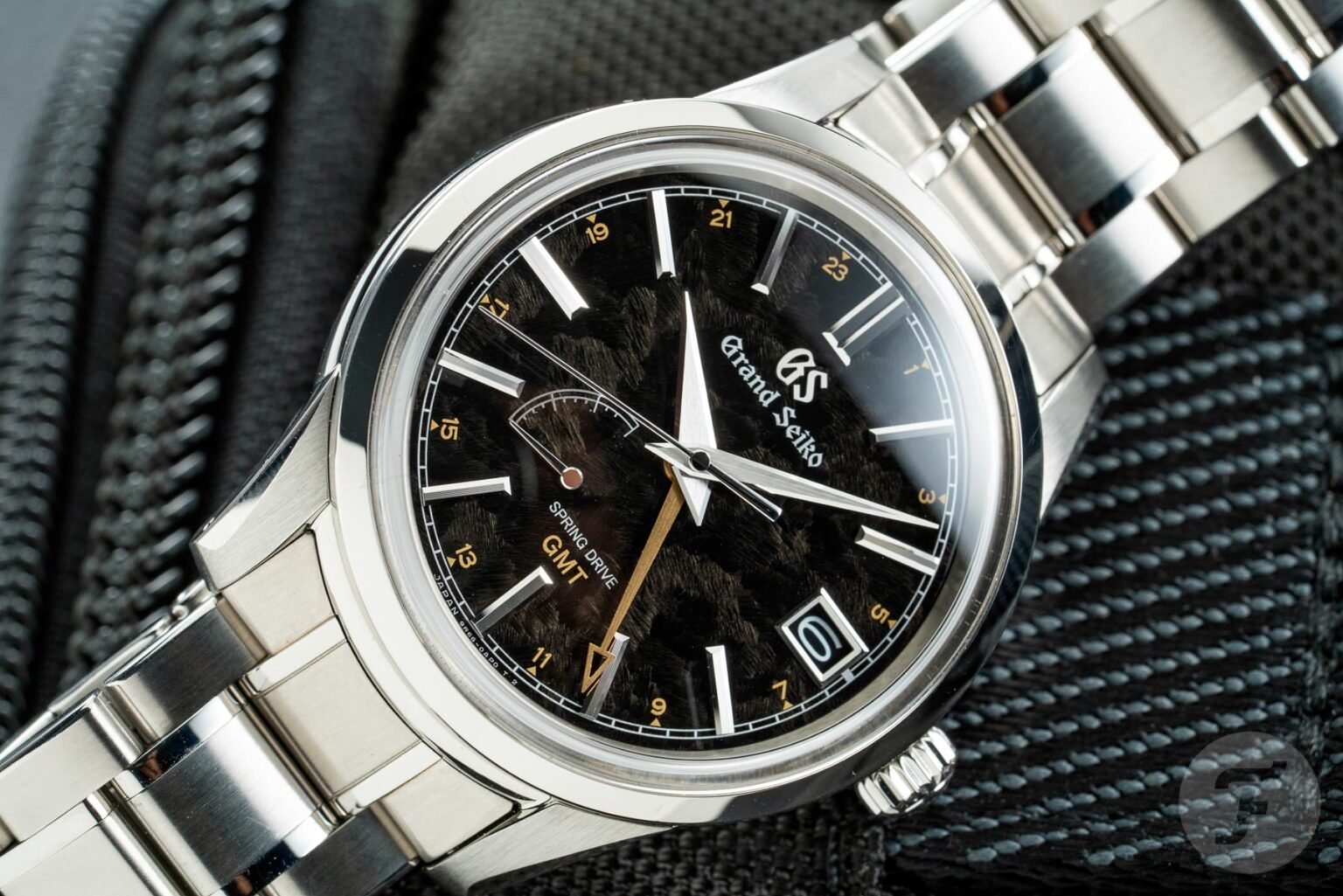 The Grand Seiko SBGE269 And SBGE271 GMT Watches Are An Unexpected ...