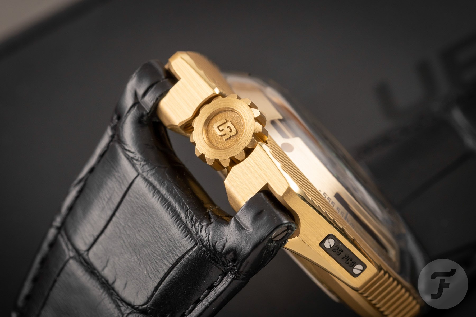 Urwerk UR-100 Electrum