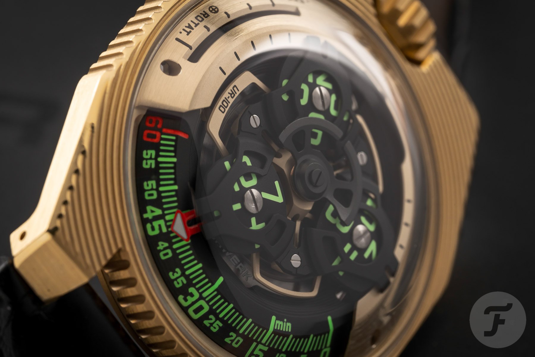 Urwerk UR-100 Electrum