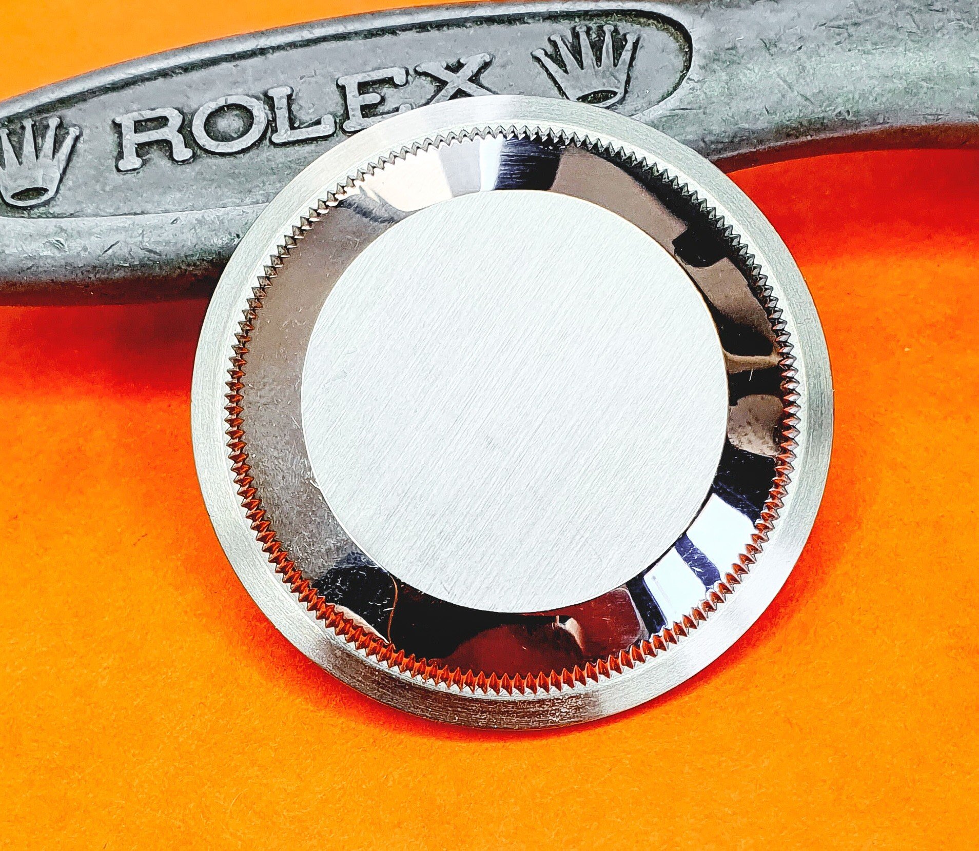 ▻▻ Rolex Myth #5: Rolex Case Backs Always Blank (2021)