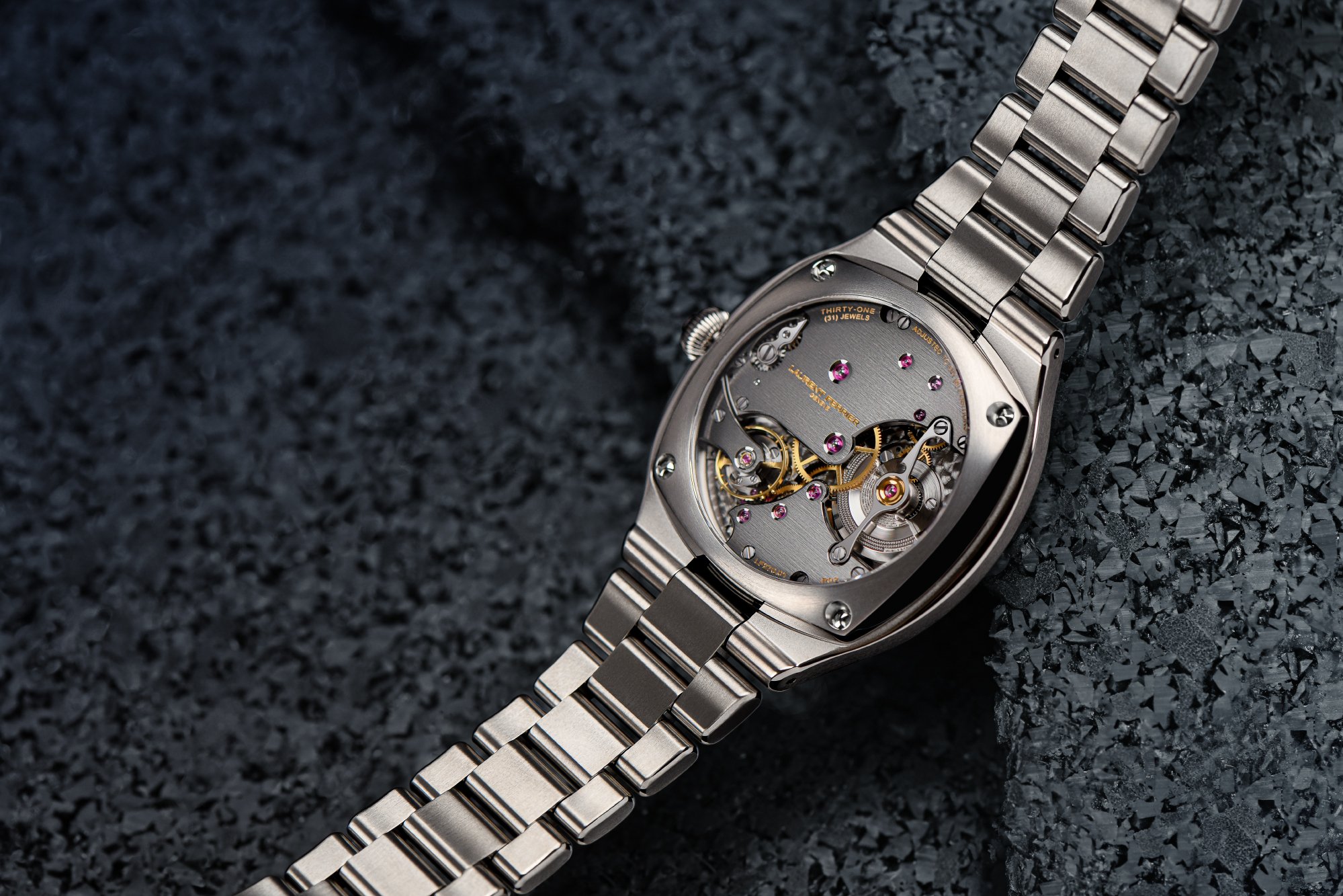 NEW: The Laurent Ferrier Sport Auto just became my integrated bracelet grail watch