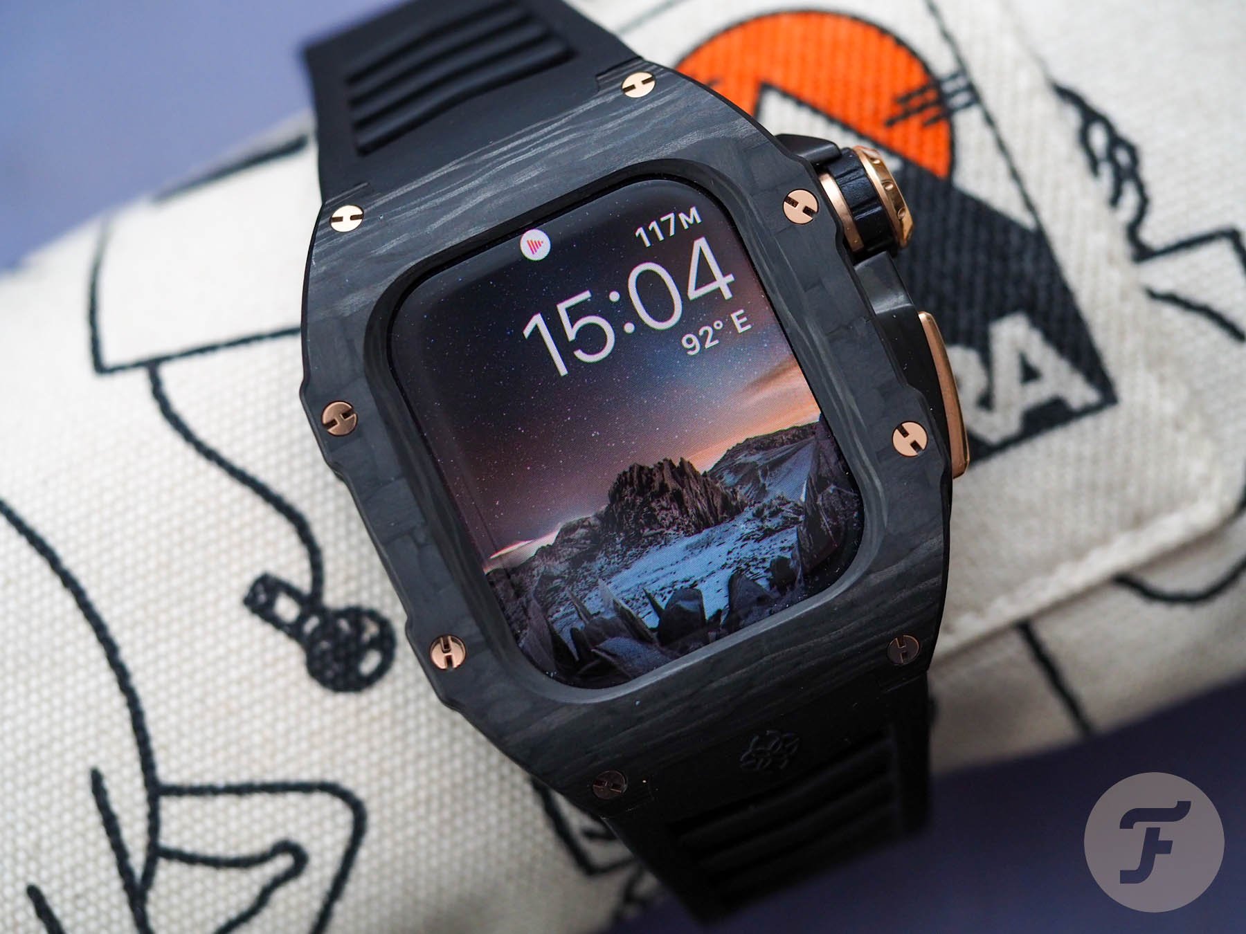 F】 Golden Concept Apple Watch Case RSC Onyx Black — Hands-On