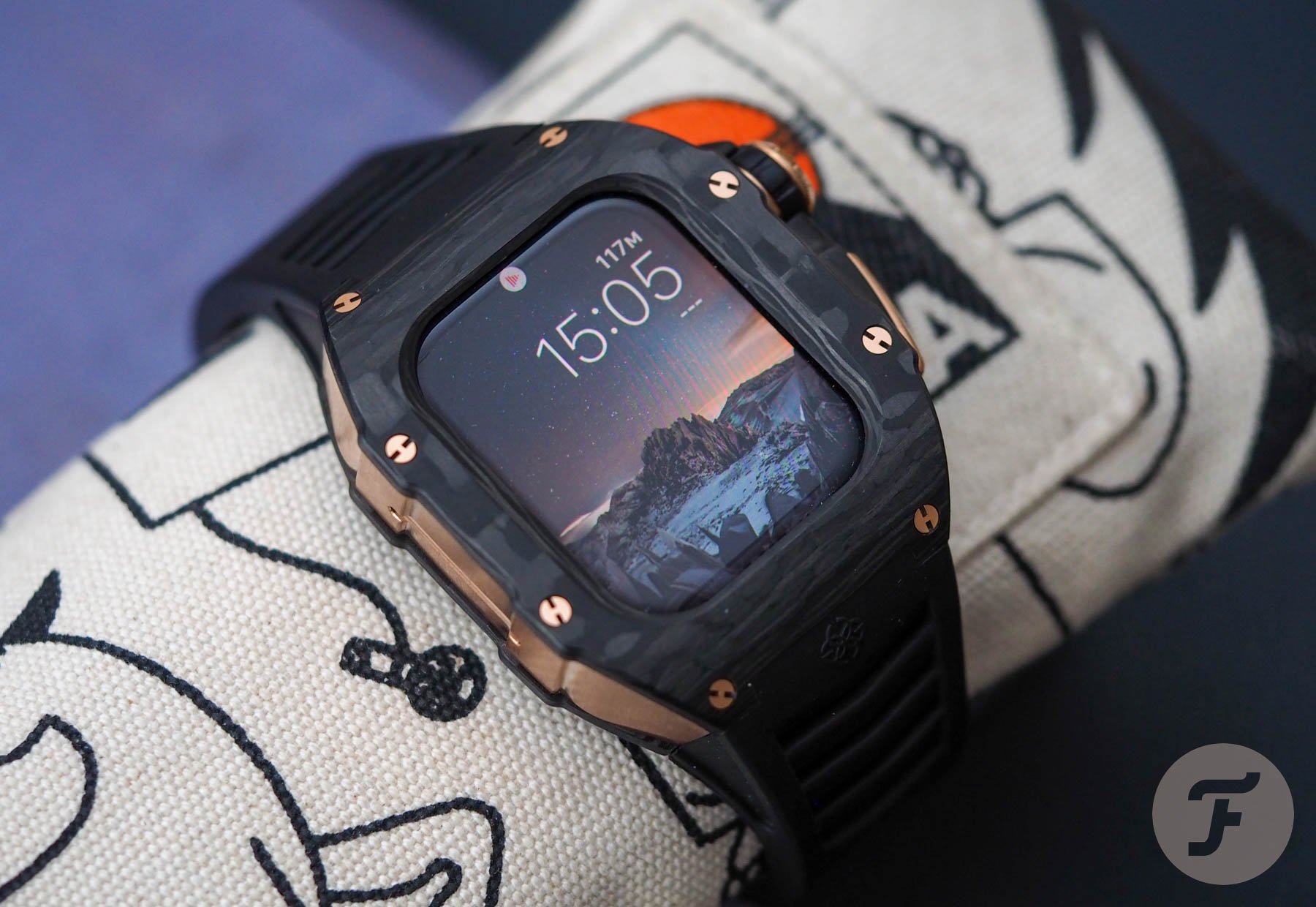 F】 Golden Concept Apple Watch Case RSC Onyx Black — Hands-On