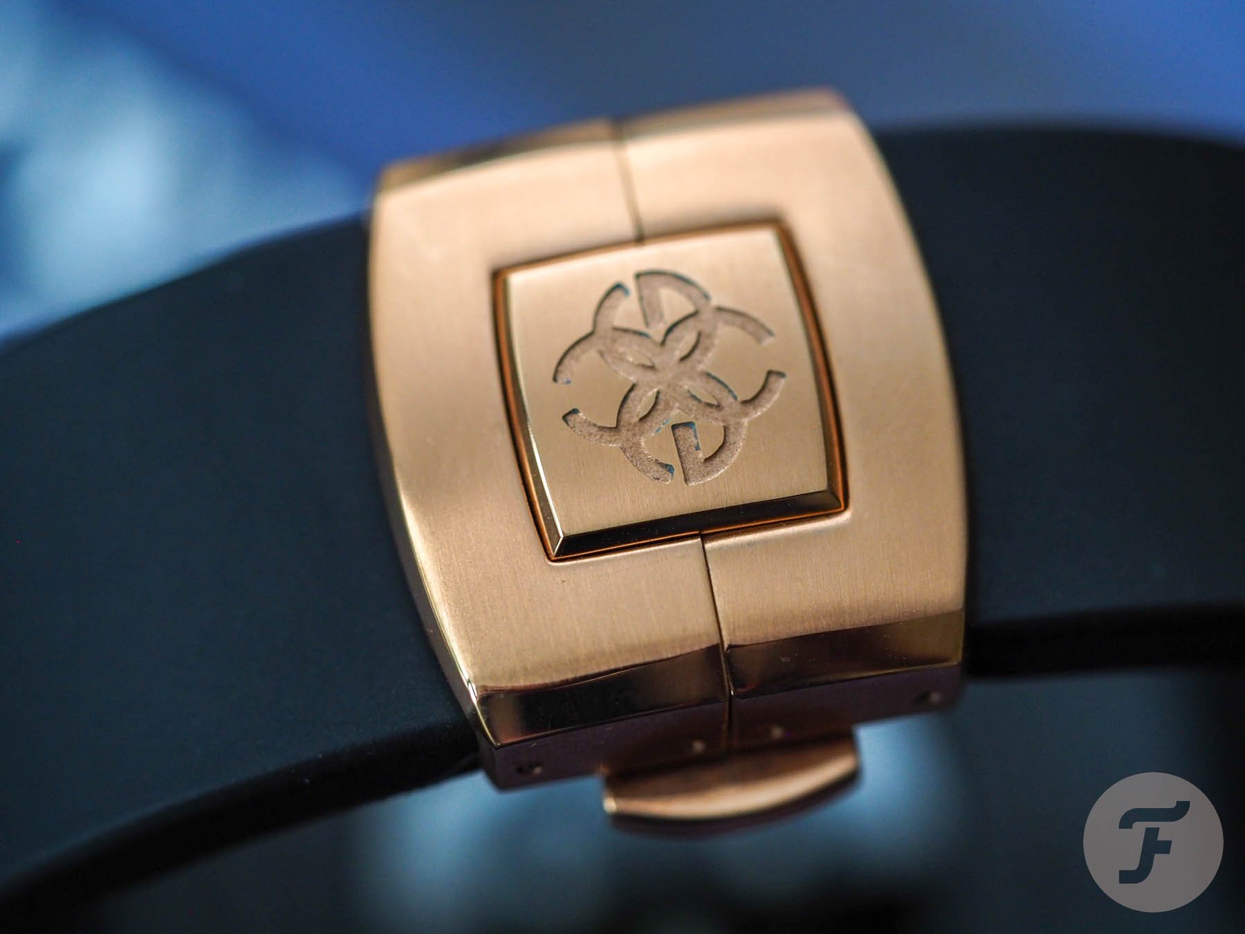 F】 Golden Concept Apple Watch Case RSC Onyx Black — Hands-On