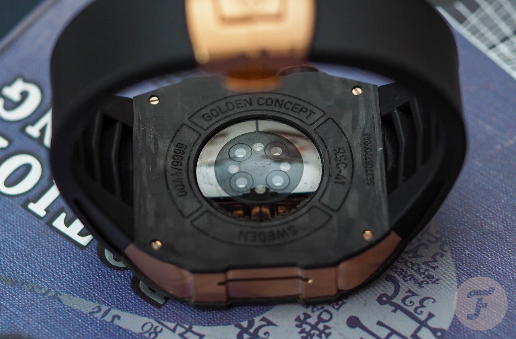 F】 Golden Concept Apple Watch Case RSC Onyx Black — Hands-On