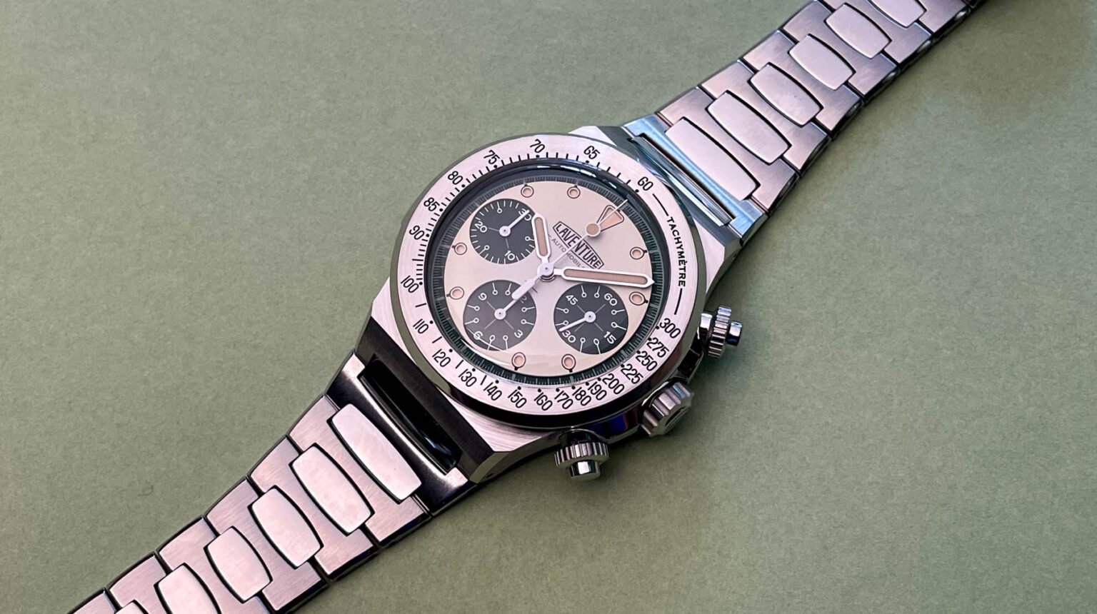 Laventure-Automobile-Chronograph-Watch