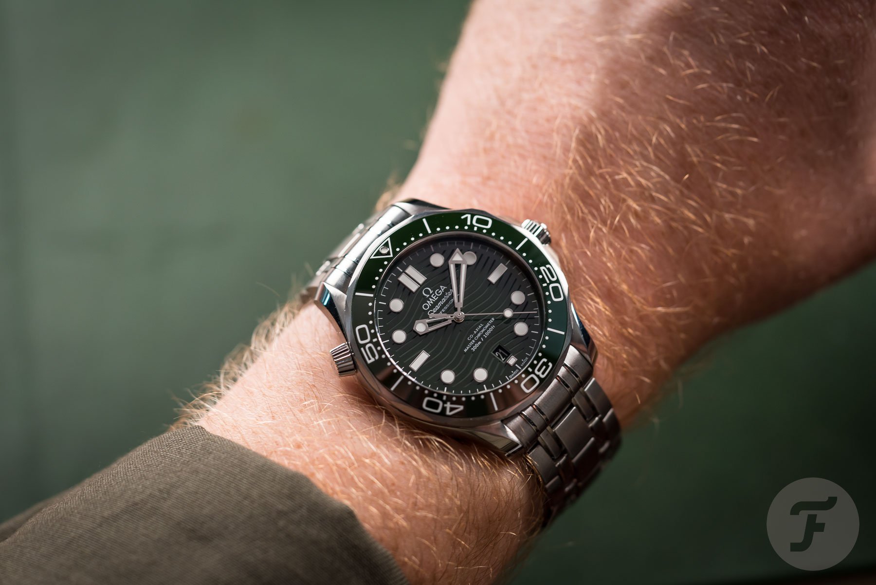 F】 Hands-On: The Green Omega Seamaster Professional 300M