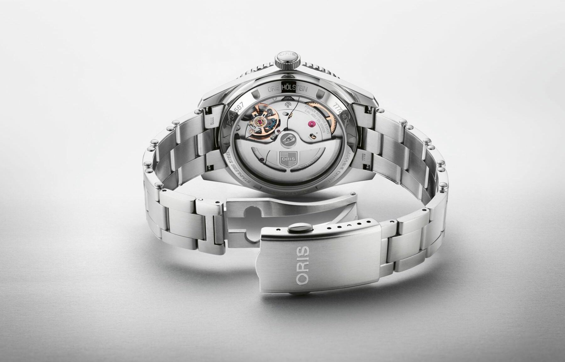 Divers Sixty-Five 12H Calibre 400 Bracelet Back
