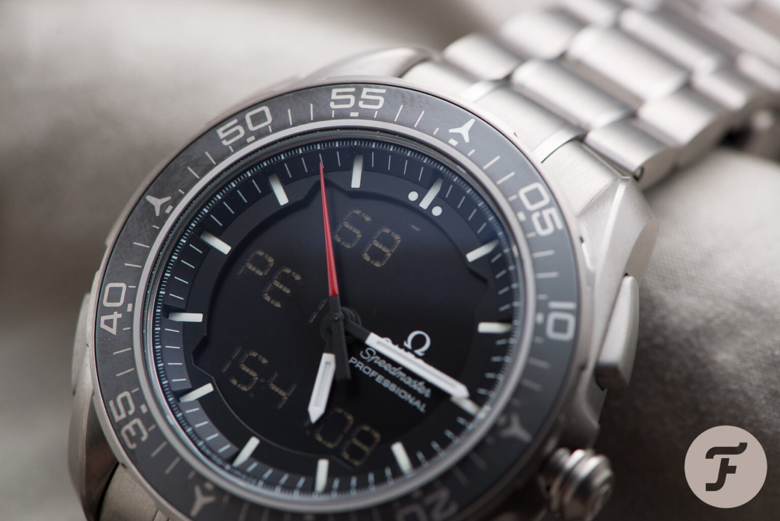 【F】 The Ultimate Omega Speedmaster X33 Guide