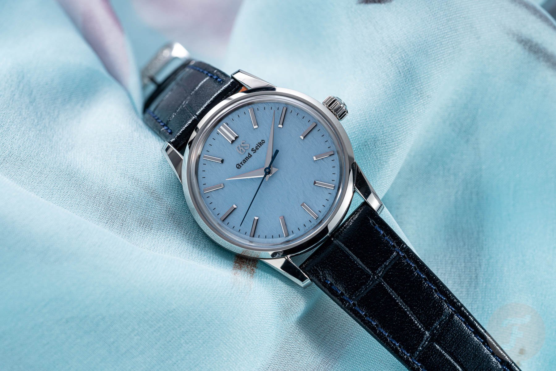 【F】 Hands-On: Grand Seiko SBGX353 Skyflake 34mm