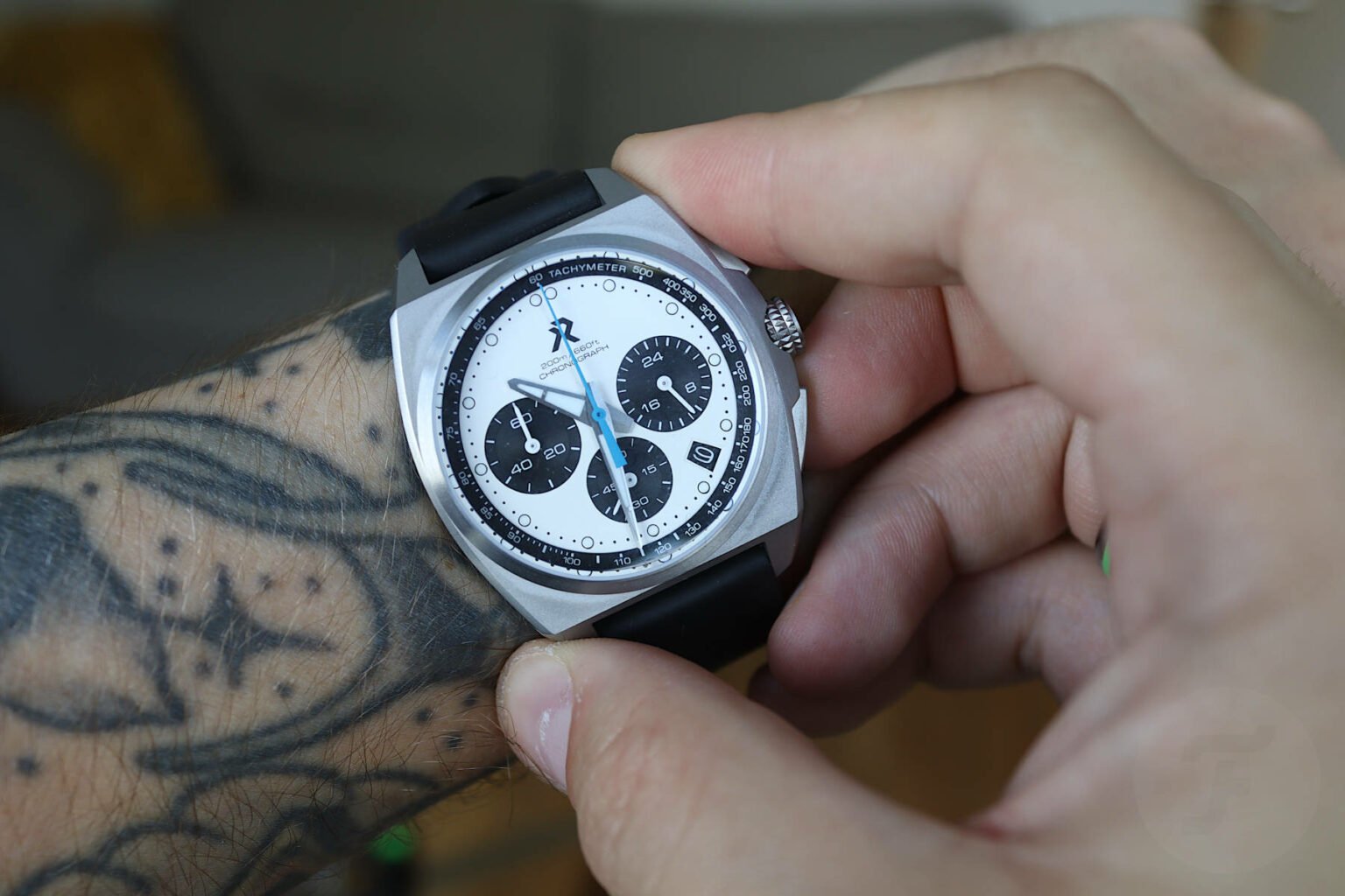 【F】 Hands-On: The Fun And Affordable RZE Valour Chronograph