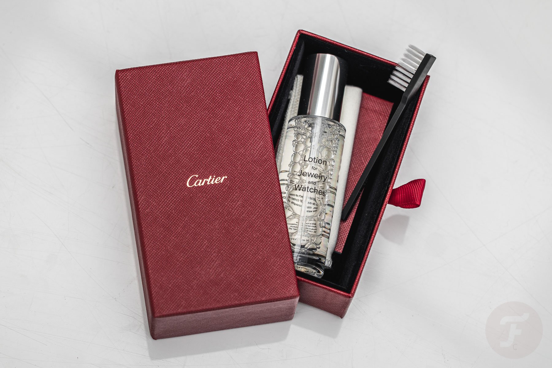 CARTIER Cleaning Kit 5.10x3.90x1.60 inches