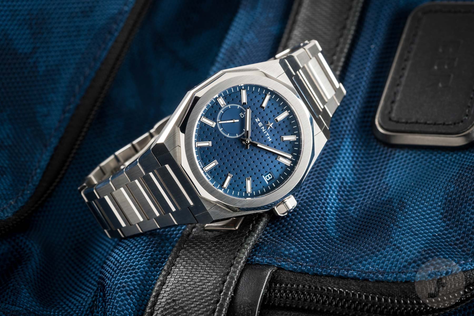 Zenith's New Defy Skyline Watch Is a Robust Take on the Time and Date –  Robb Report