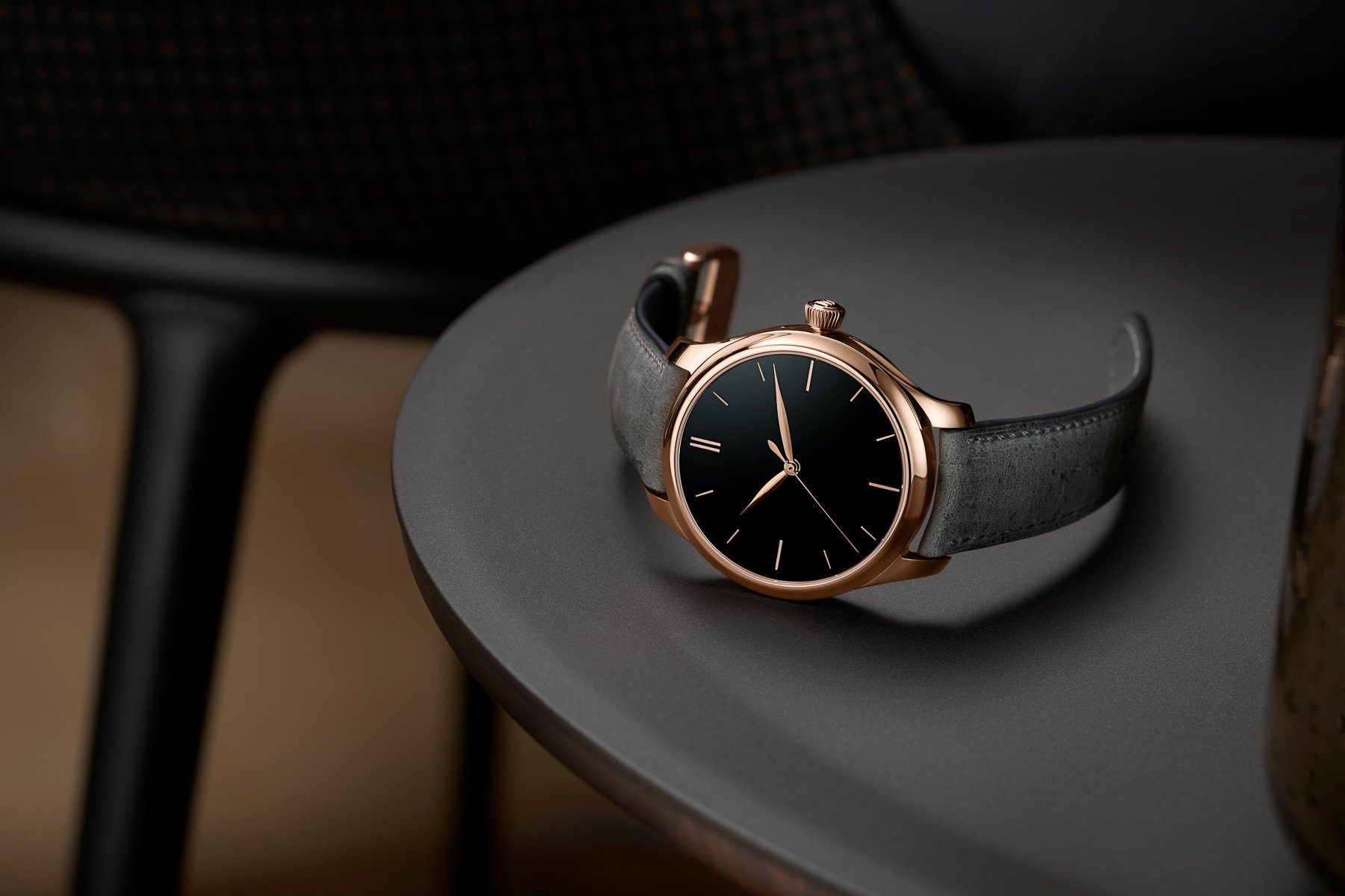 H. Moser & Cie. Endeavour Centre Seconds Vantablack