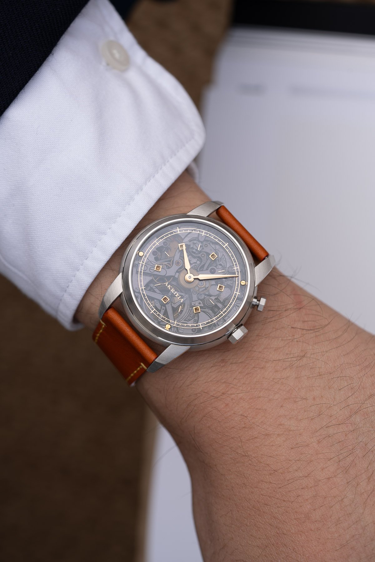Hands-On Debut: The Louis Vuitton X Akrivia LVRR-01 Chronograph Á