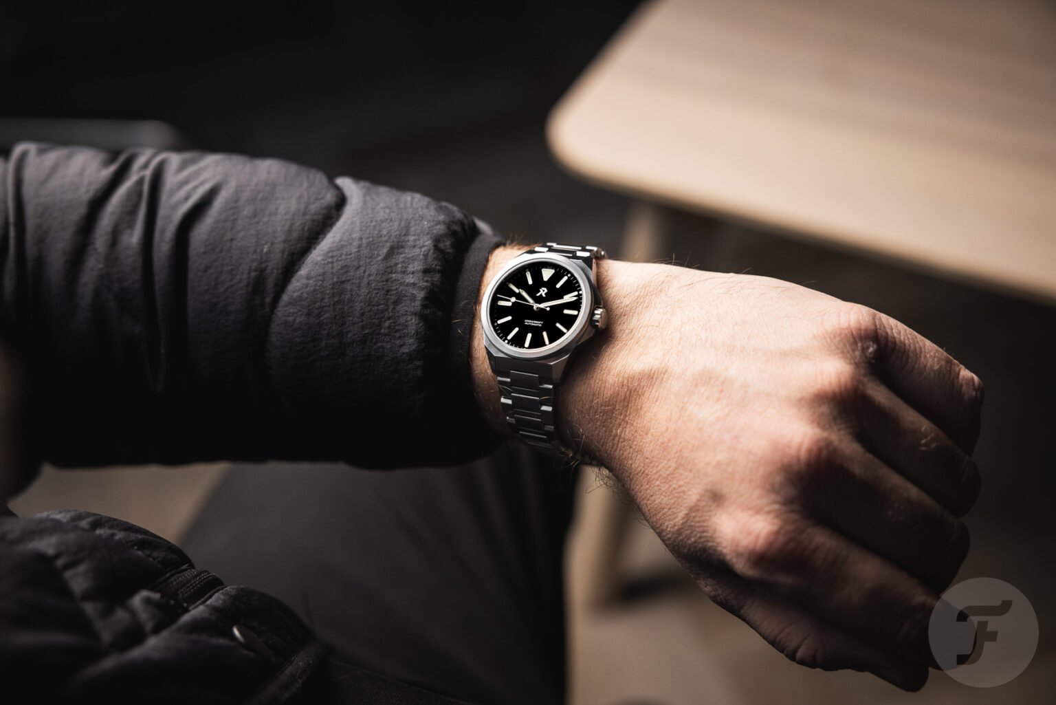 【F】 Hands-On: RZE Resolute Pro Jet Black Enamel