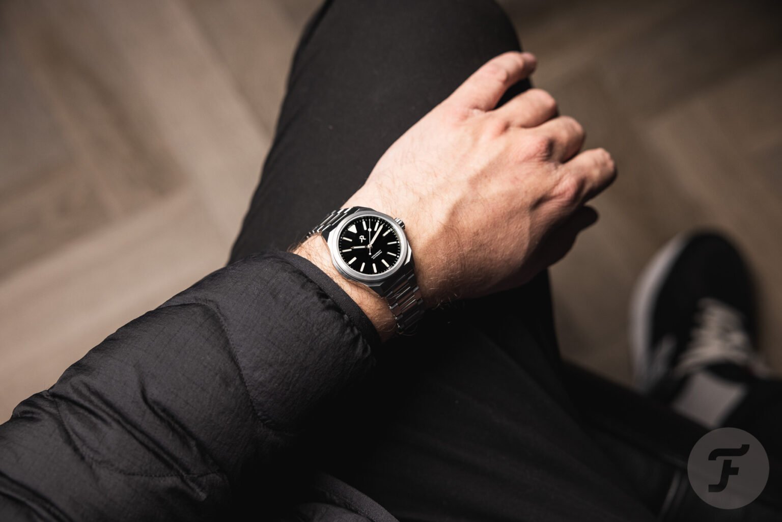 【F】 Hands-On: RZE Resolute Pro Jet Black Enamel