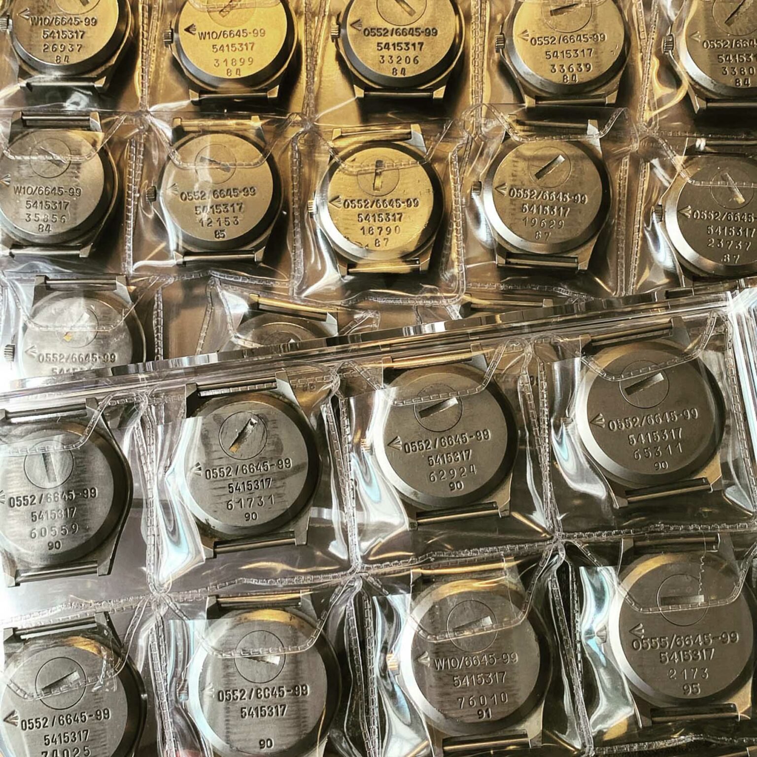 【F】 The CWC Watches Issued To BBC War Correspondents