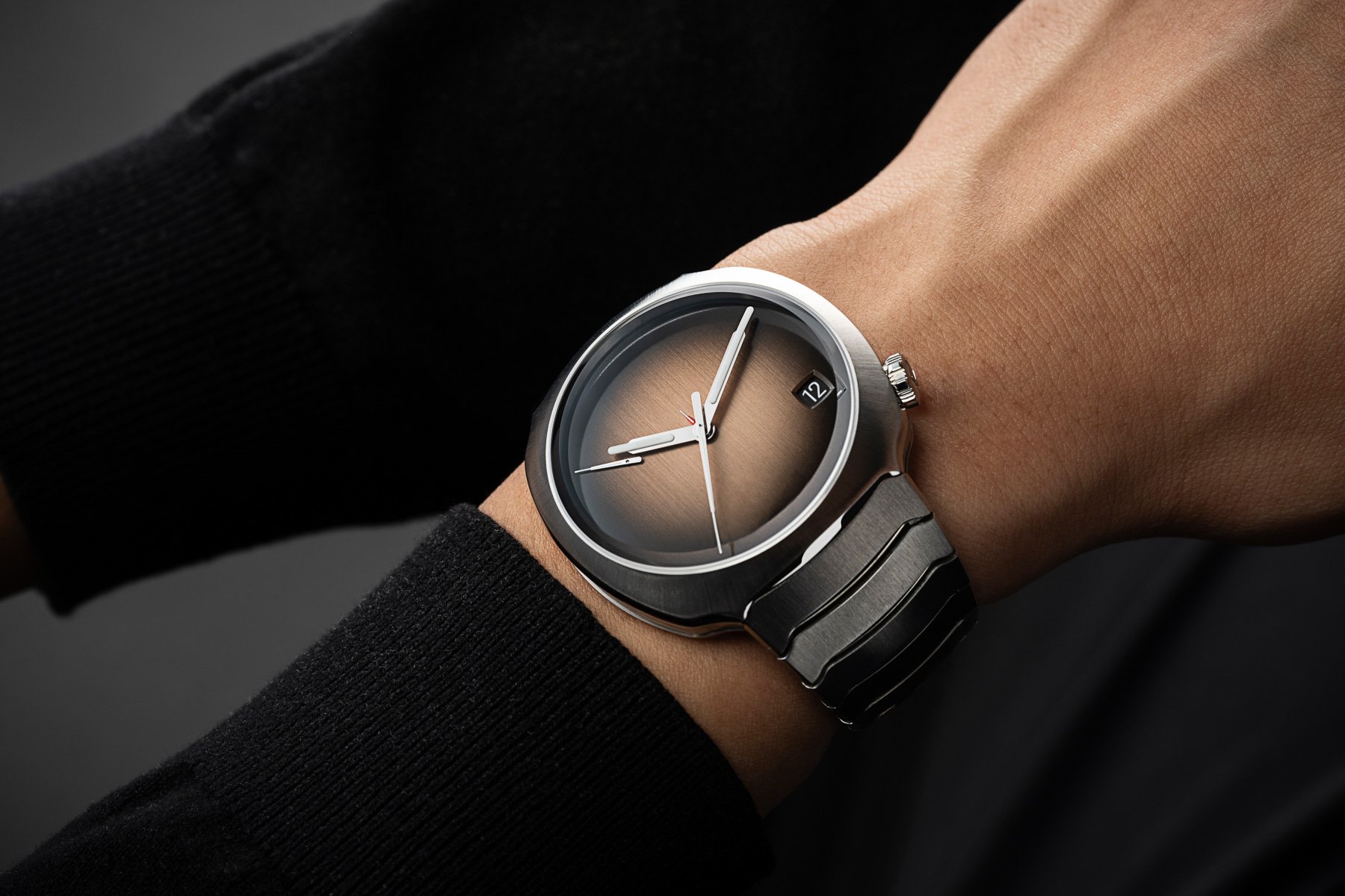 H. Moser & Cie. Streamliner Perpetual Calendar Smoked Salmon