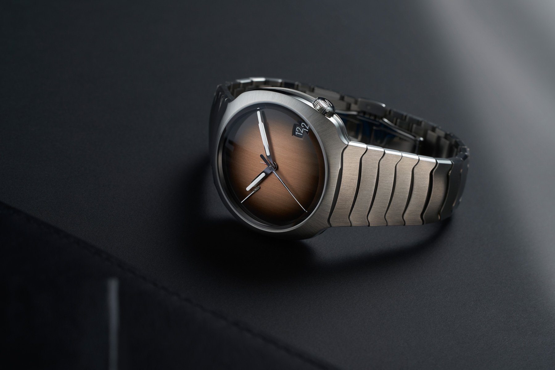 H. Moser & Cie. Streamliner Perpetual Calendar Smoked Salmon