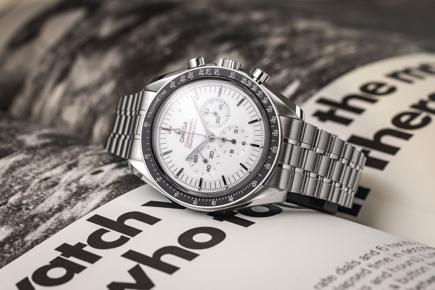 Sunday Morning Showdown: Omega Speedmaster Moonwatch ? White Dial Vs. Black Dial