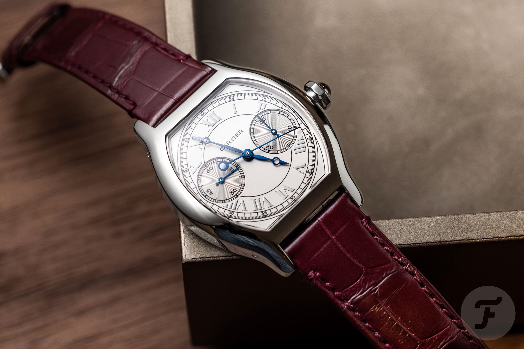 【F】 Hands-On: Cartier Tortue Monopoussoir Chronograph