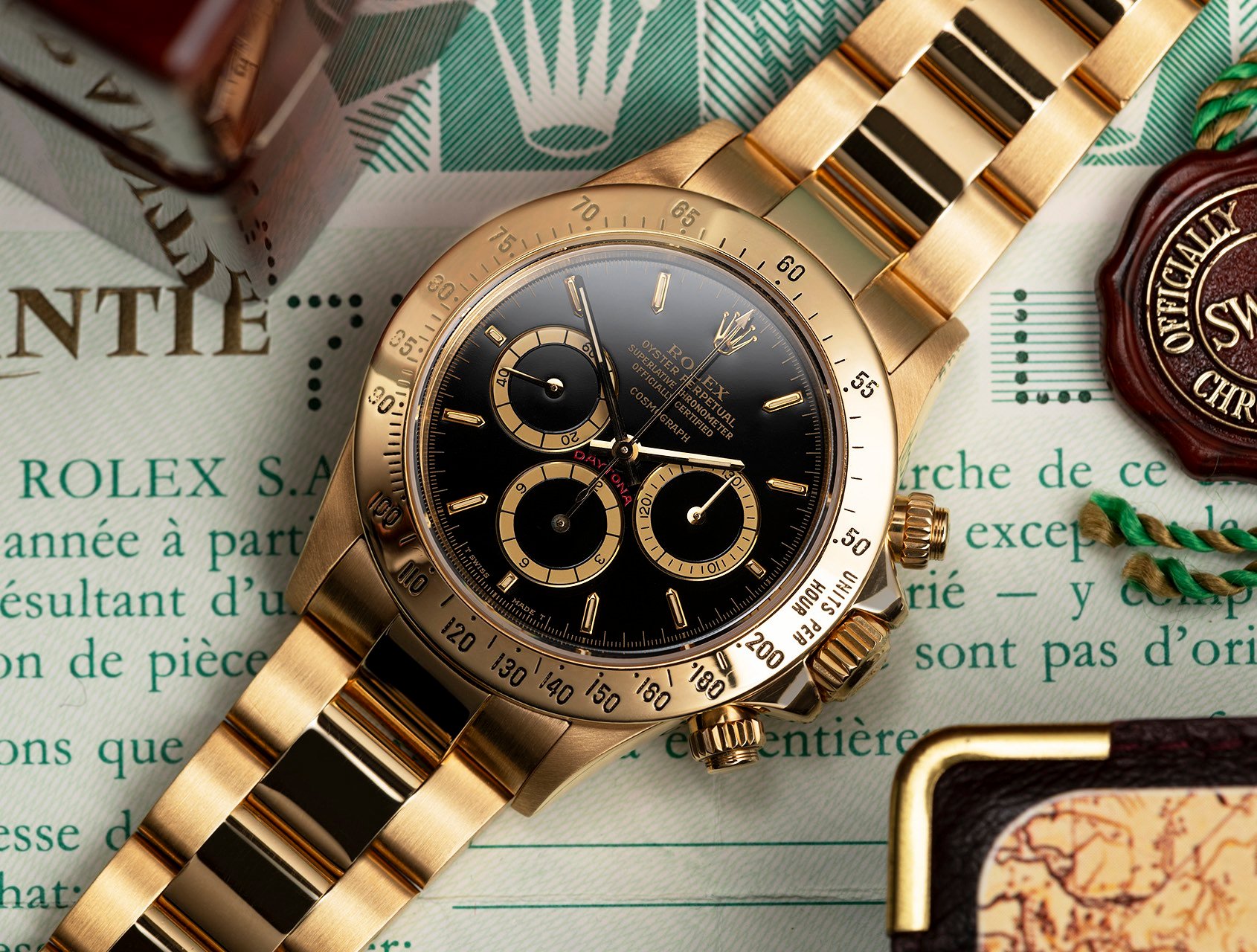 pre-owned full-gold Rolex Cosmograph Daytona ref. 16528