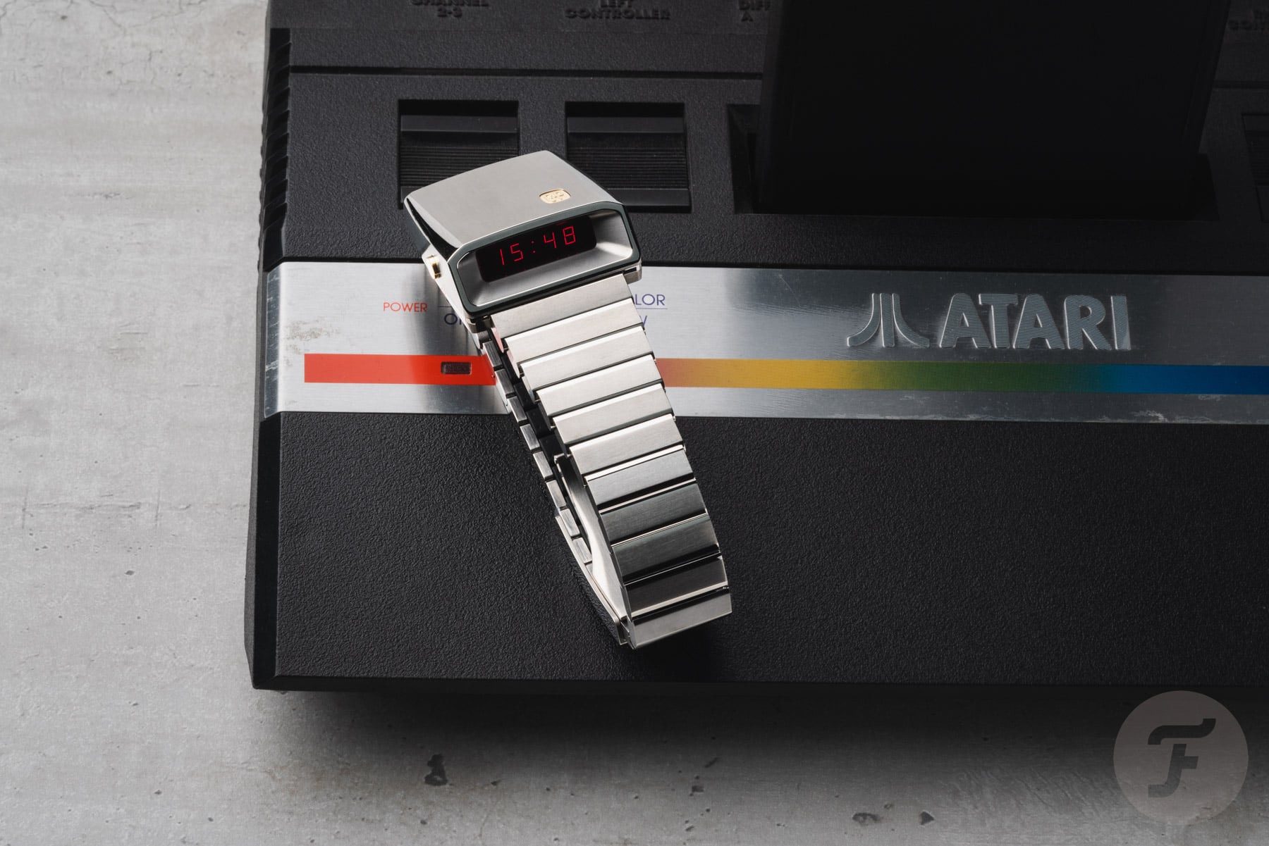 Hands-On With The New Girard-Perregaux Casquette 2.0 Titanium And Gold