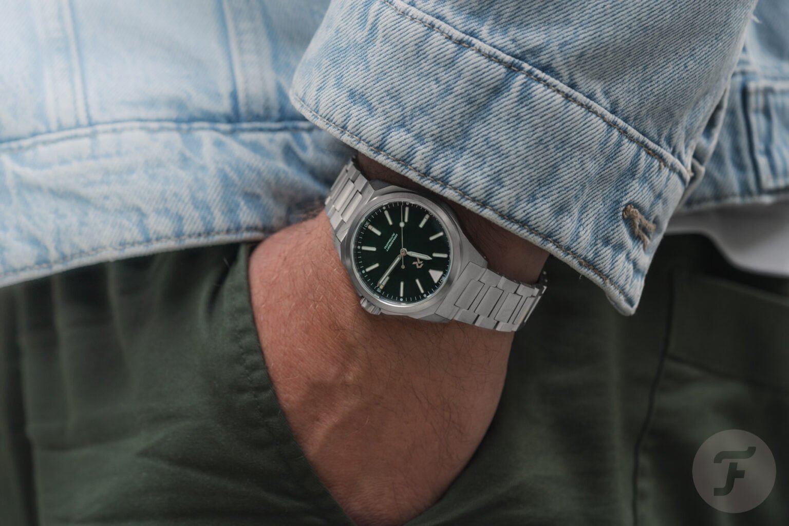 【F】 Hands-On: RZE Resolute Pro Date And Spruce Green