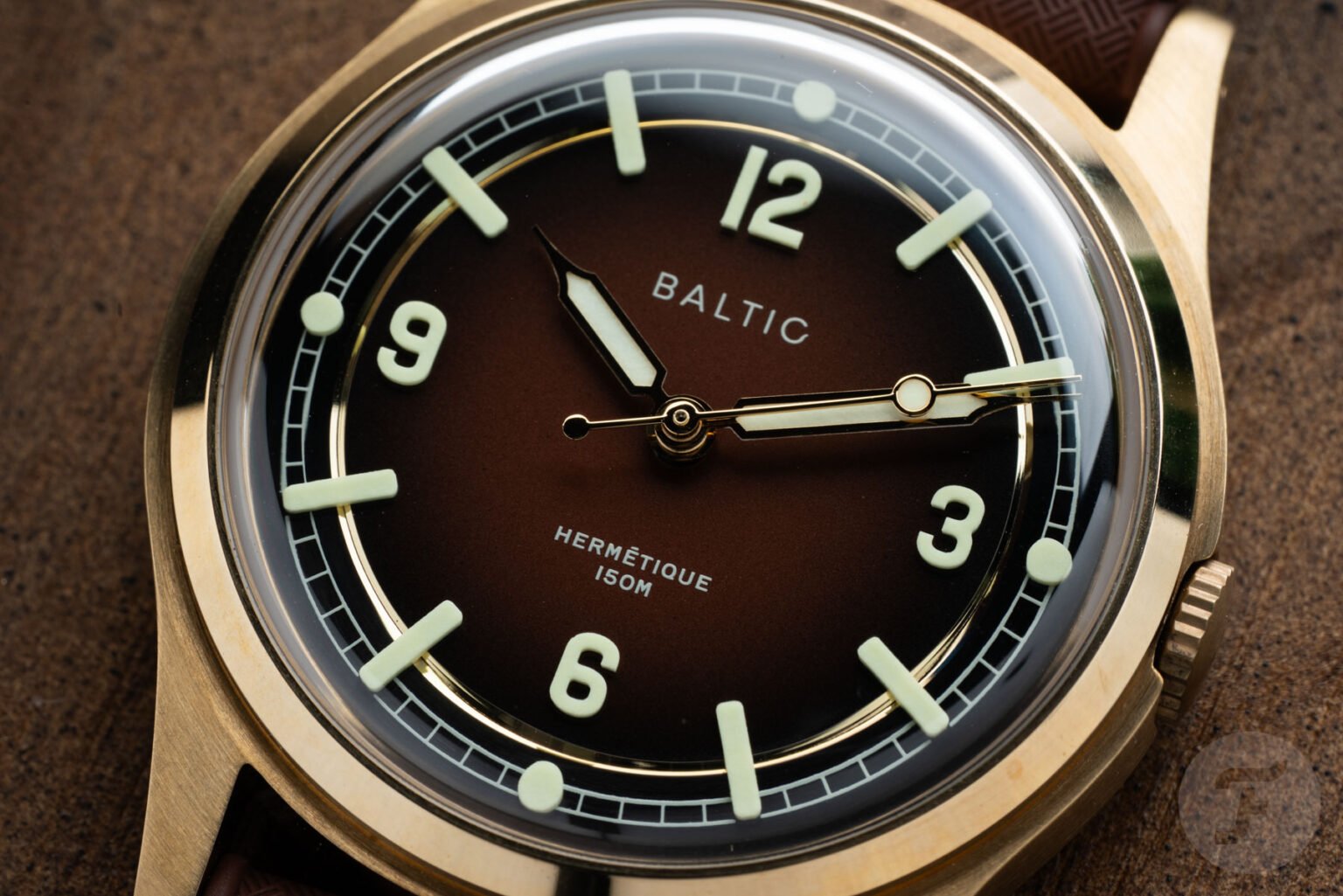 f-hands-on-the-stylish-baltic-herm-tique-tourer-bronze