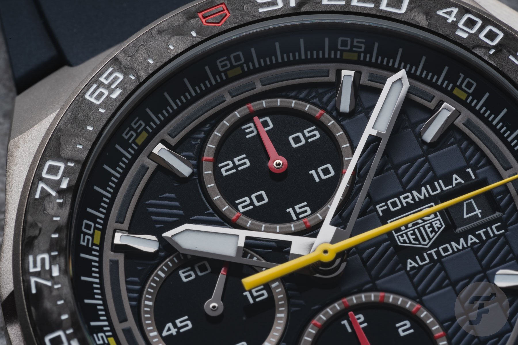 Fotografía macro de la esfera del cronógrafo TAG Heuer Formula 1, edición Oracle Red Bull Racing