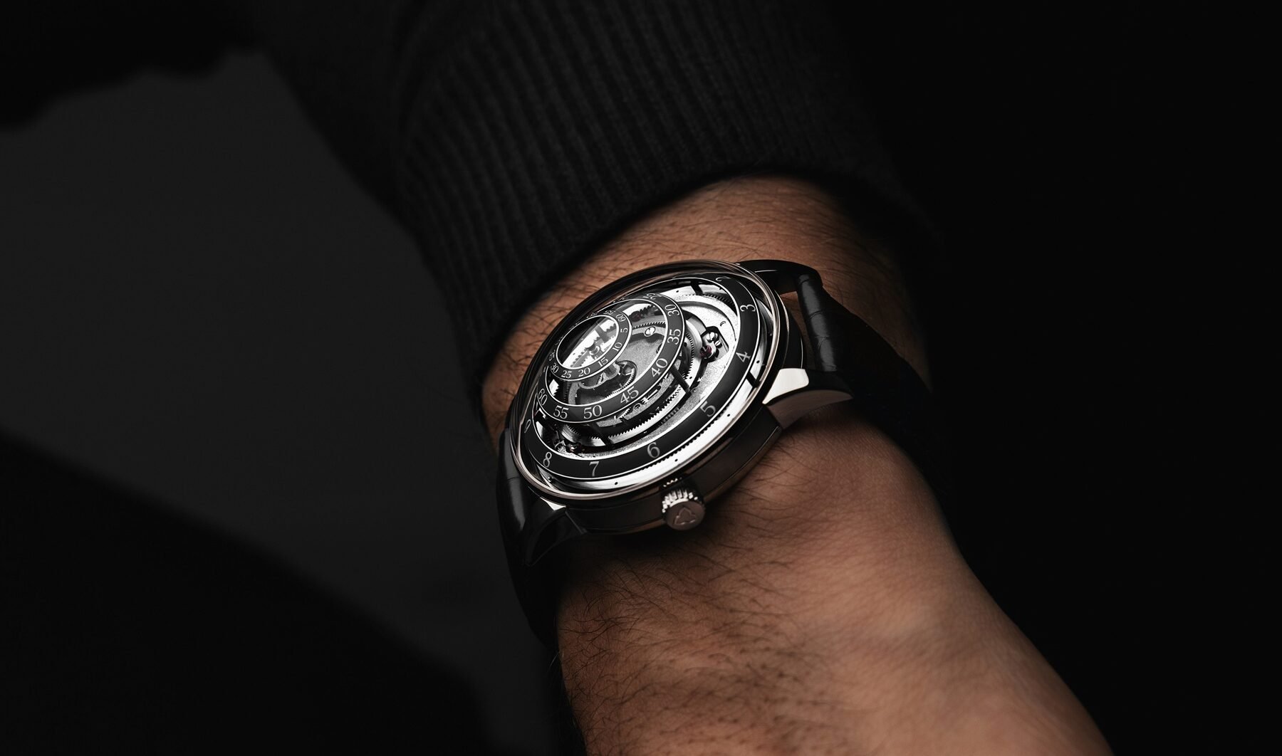 Trilobe Une Folle Journée Rhodium-Plated Edition Black on wrist
